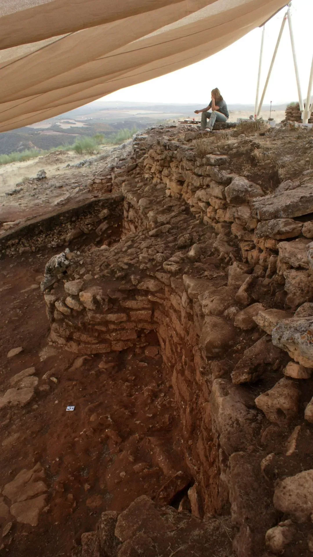 Alzado de la muralla yacimiento Algarinejo