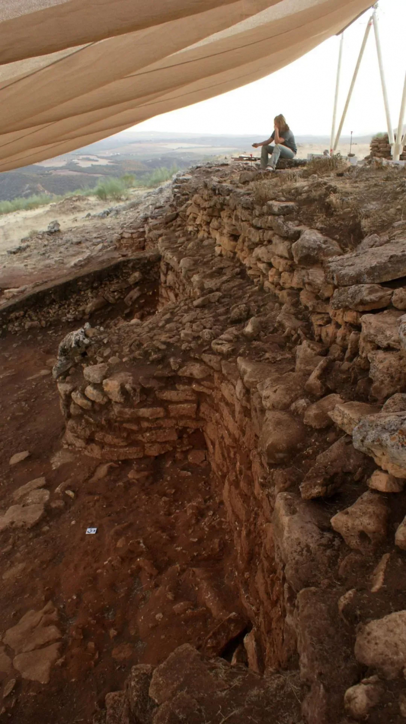 Algarinejo Alzado de la muralla yacimiento Algarinejo